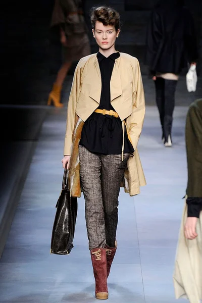 Look 13